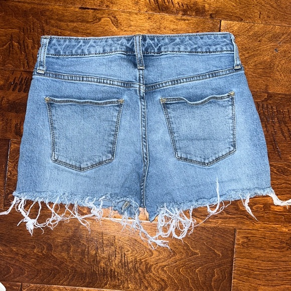 Universal Thread Jean Shorts Size 4/27 R - Picture 2 of 3